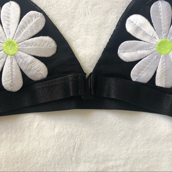 NWT Daydream Nation Black Mesh Front Closure Triangle Daisy Bra LARGE - Picture 5 of 10